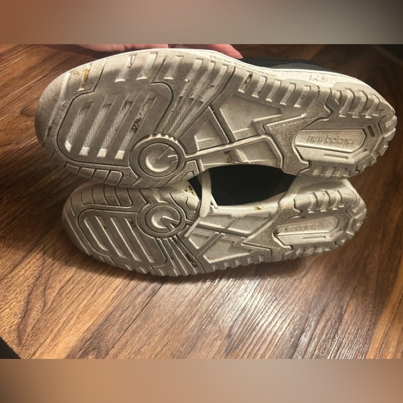 New Balance 550 Black tennis. Size 6 - Picture 4 of 7